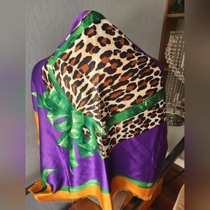 Silk Silk Baby~ Christian Dior Pop of Color!🐆